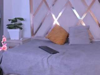 angelkyraasm live cam preview