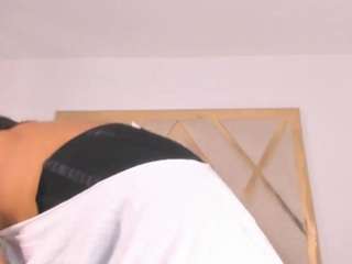 angelkyraasm live cam preview