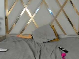 angelkyraasm live cam preview