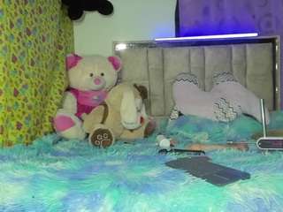 girlhotdaphne — LIVE on Camsoda