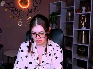 isabel-wave's CamSoda show and profile