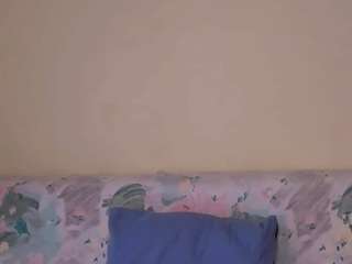 prettyalis's CamSoda show and profile