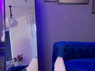 annehovve's CamSoda show and profile