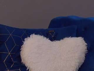 annehovve's CamSoda show and profile