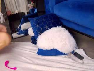 annehovve live cam profile