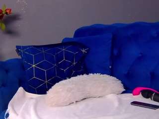 le modèle annehovve est en webcam porno dans un show sur le site camsoda, il possède les tags suivants: ahegao,anal,brown eyes,cock rating,cum in pussy,deepthroat,dildo or vibrator,joi,middle aged,no drinking,no smoking,red hair,skinny,tiny tits,hd