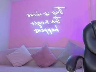 Live webcam model bellaconnor on Soda Cams