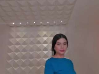 BellaConnor live webcam show