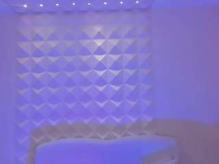 BellaConnor live webcam show