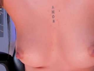BellaConnor live cam preview