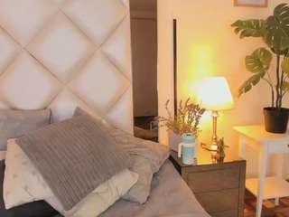 diva-curvi Live Webcam on CamSoda