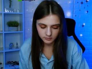 lisa-dark