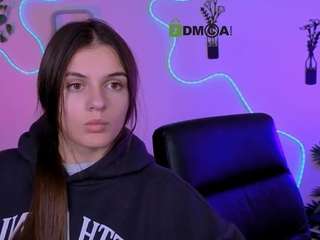 lisa-dark