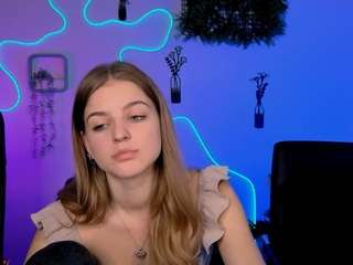 lisa-dark