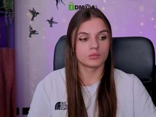 lisa-dark