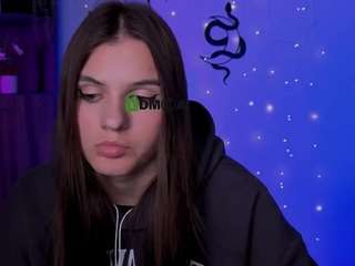 lisa-dark
