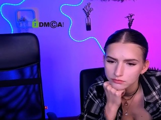 lisa-dark