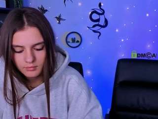 lisa-dark