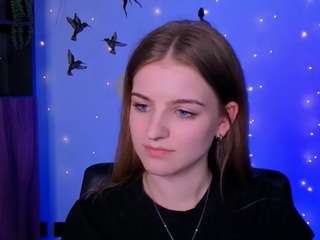 lisa-dark