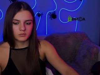 lisa-dark