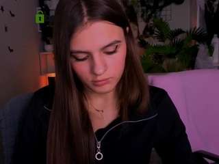 lisa-dark