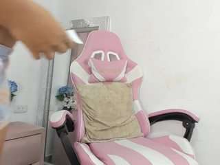 Live webcam model lunadreamsht on Soda Cams