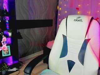 le modèle mistylovia est en webcam porno dans un show sur le site camsoda, il possède les tags suivants: big tits,black hair,blowjob,brown eyes,curvy,fingering,flashing,full nudity,teen 18,young adult,hd