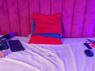 rominareyes Live Webcam on CamSoda