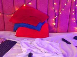 rominareyes Live Webcam on CamSoda