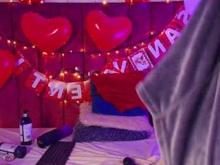 rominareyes's CamSoda show and profile