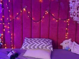 rominareyes live cam profile