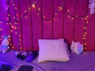 rominareyes live cam profile