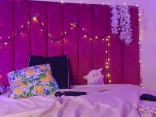 rominareyes Live Webcam on CamSoda