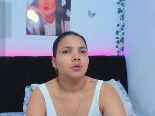 sara-mia Live Webcam on CamSoda