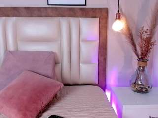 sophiejohns Live Webcam on CamSoda