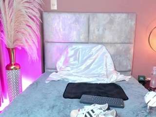 sophiejohns's CamSoda show and profile