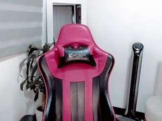 valenloveu Live Webcam on CamSoda