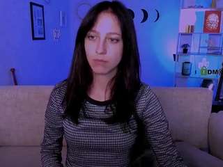 bella-cute1's CamSoda show and profile