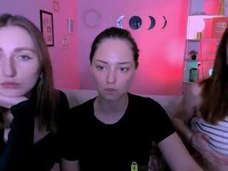 bella-cute1's CamSoda show and profile