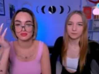 bella-cute1's CamSoda show and profile