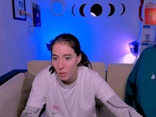 bella-cute1 live webcam on Soda Cams