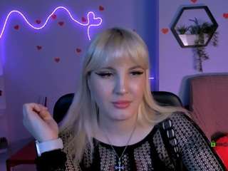 bella-cute1's CamSoda show and profile