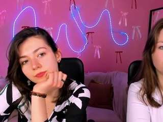 bella-cute1's CamSoda show and profile