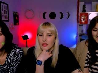 bella-cute1's CamSoda show and profile