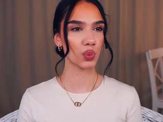 elanavanveen from CamSoda is Freechat