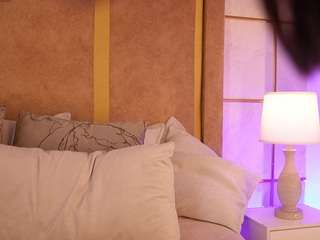 lyrabellini Live Webcam on CamSoda