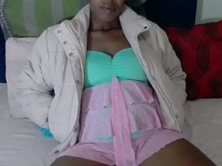 skinnybitchxx's CamSoda show and profile