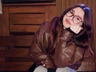 deloisenatalizio, female webcam model,  years old, on live webcam