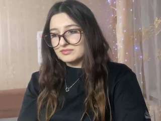 le modèle deloisenatalizio est en webcam porno dans un show sur le site camsoda, il possède les tags suivants: big tits,black hair,brown eyes,erotic dance,full nudity,no drinking,no smoking,skinny,solo show,striptease,twerk,hd