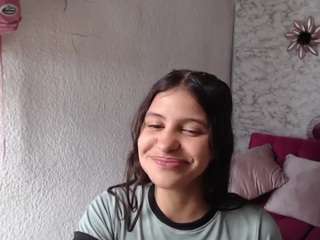 यह मॉडल अभी लाइव है. evagirl69